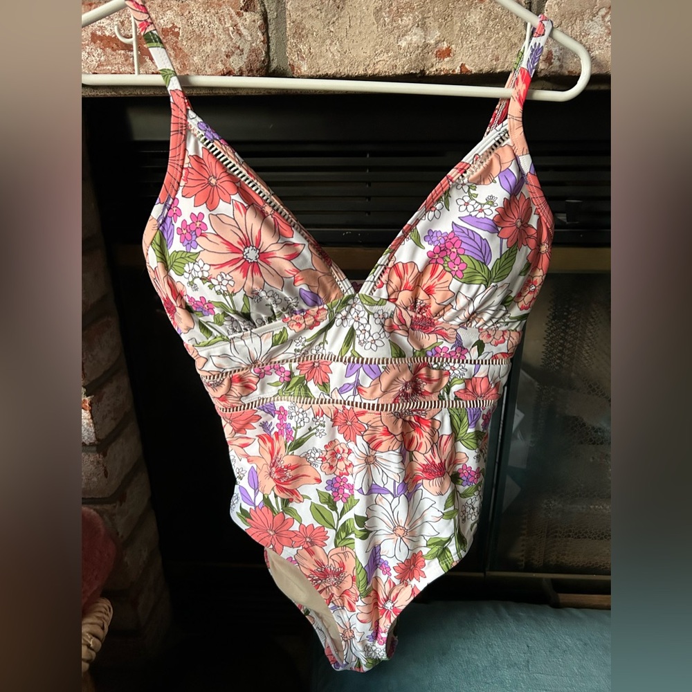 Kona Sol Medium‎ Coverage One Piece Floral Swimsuit/ Bathing suit  Size Large